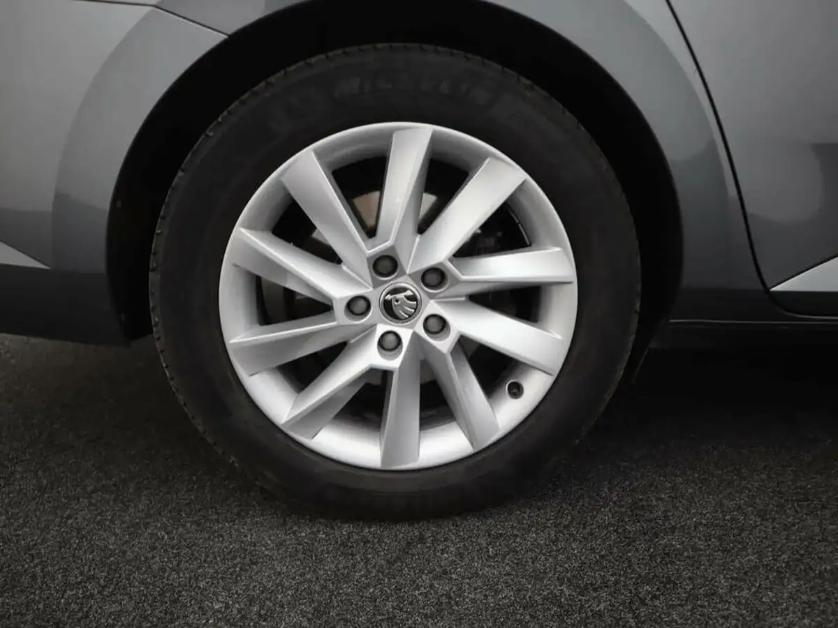 2022-skoda-superb-20tdi-se-estate-dsg-big-6
