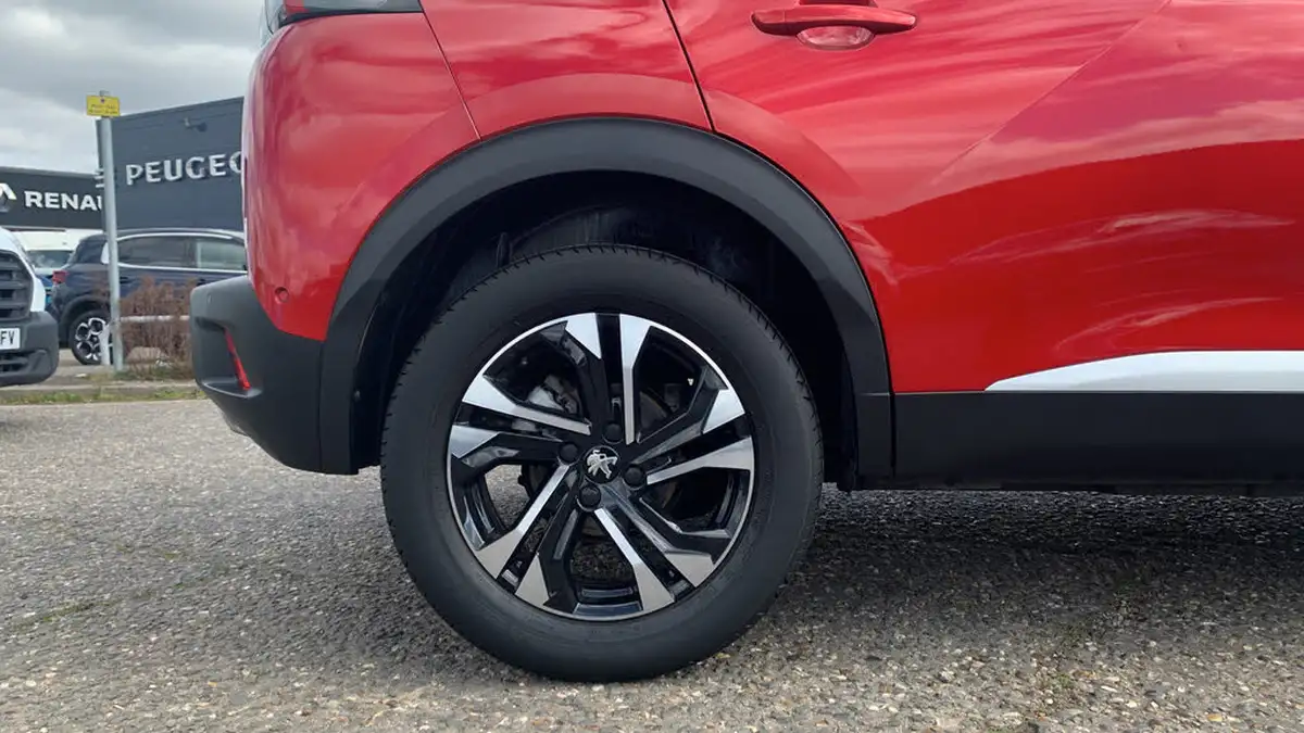 2021-peugeot-2008-suv-12-puretech-gt-big-15