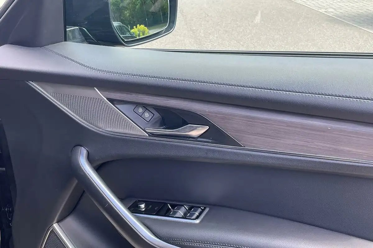 2021-jaguar-f-pace-20-d200-s-mhev-big-20