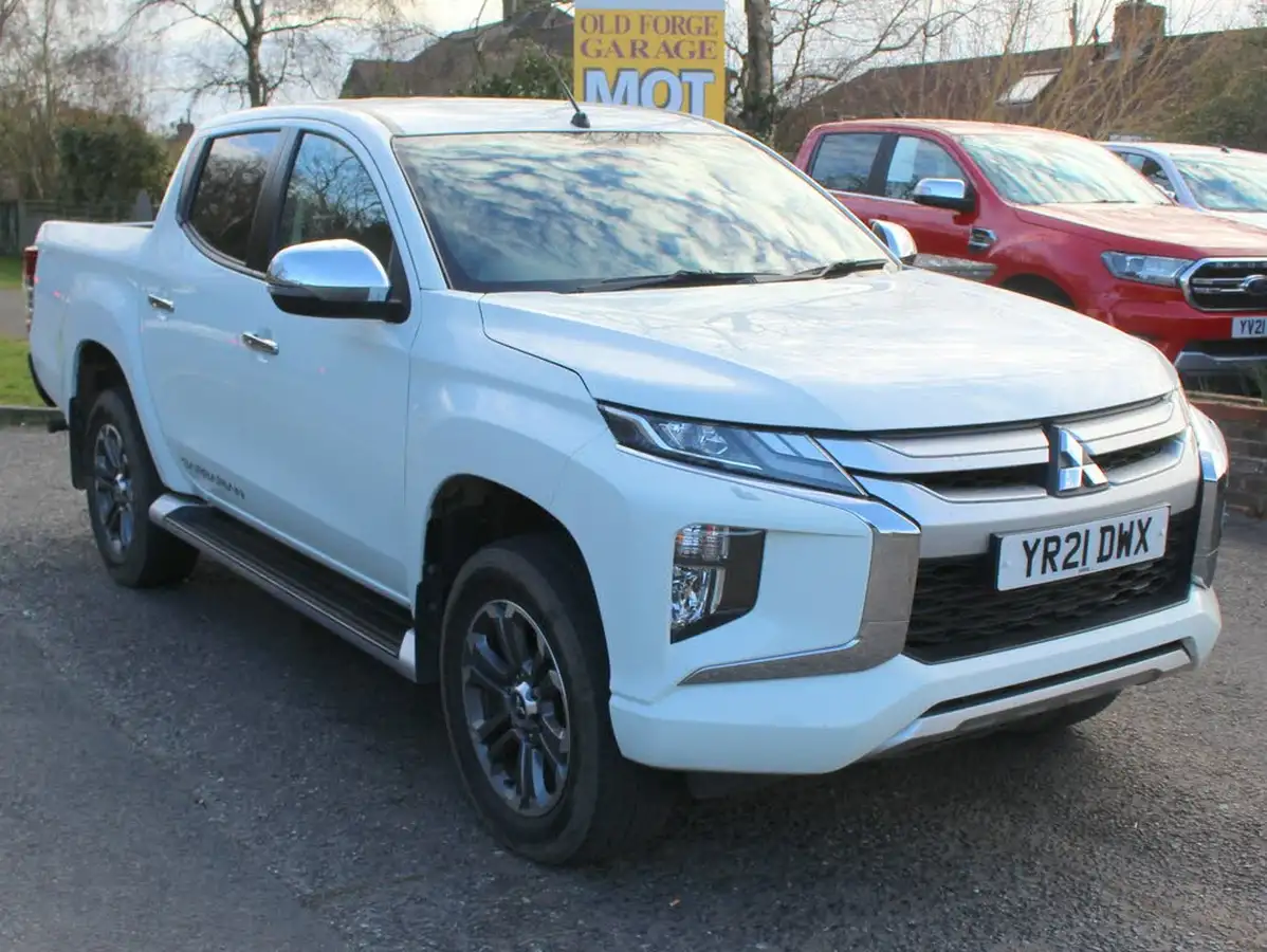 2021-mitsubishi-l200-22di-d-barbarian-big-6