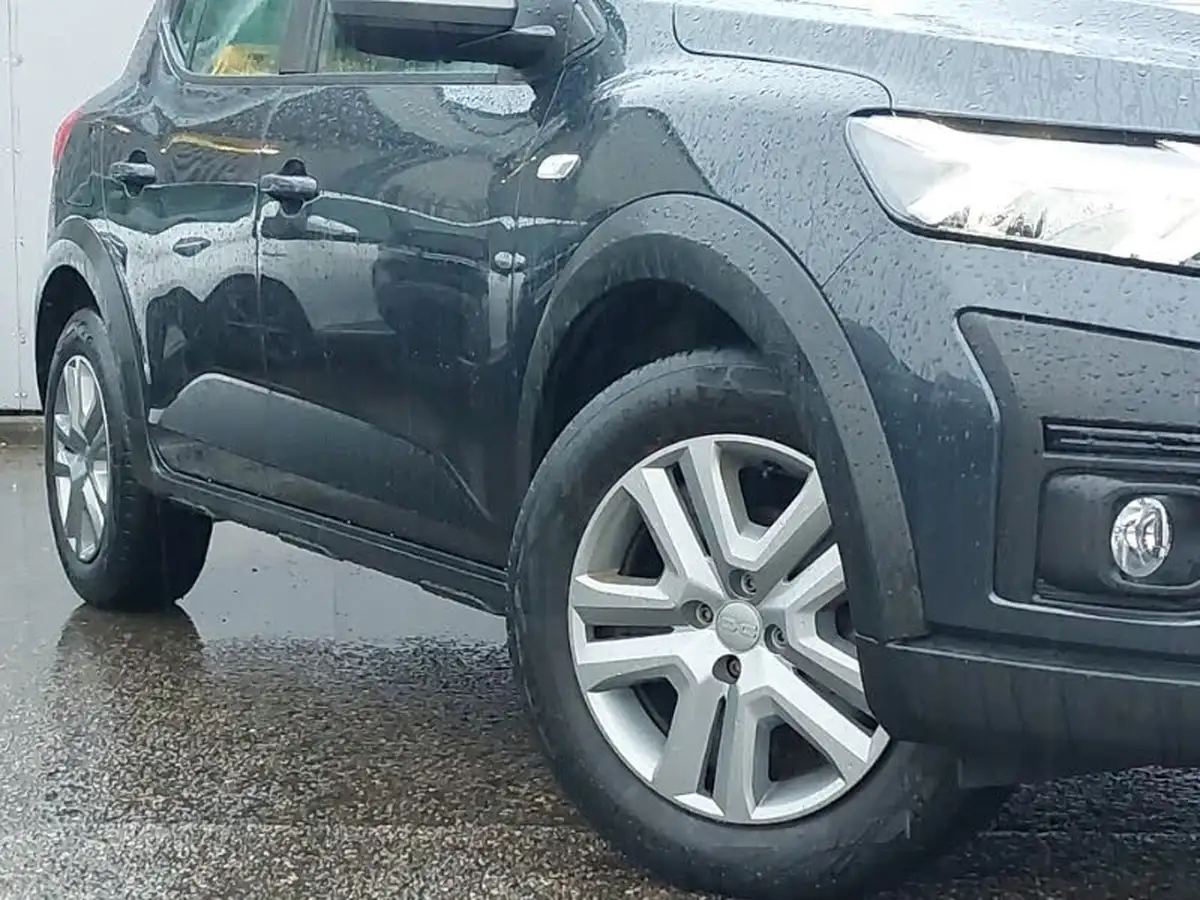 2023-dacia-sandero-stepway-10-tce-expression-100bhp-bi-fuel-big-8