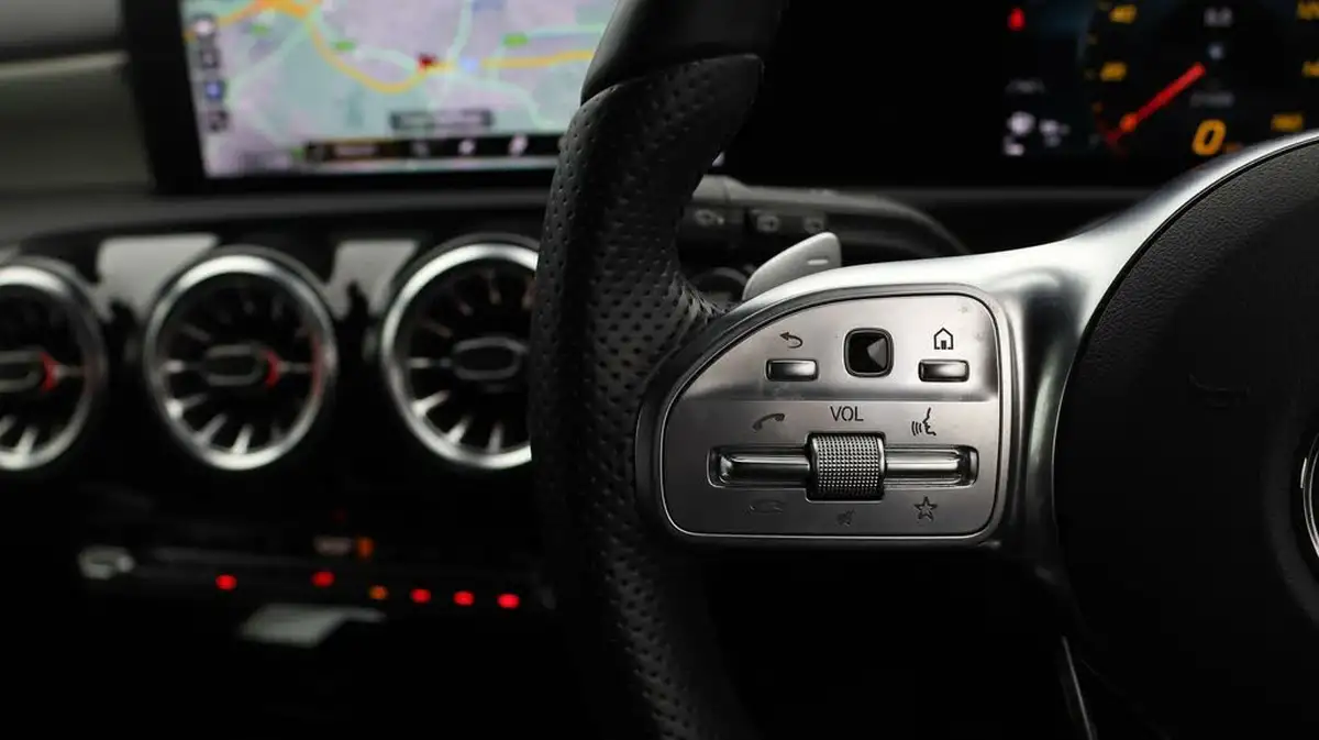 2022-mercedes-benz-a-class-13-a180-amg-line-executive-edition-hatchback-5d-7g-dct-big-20