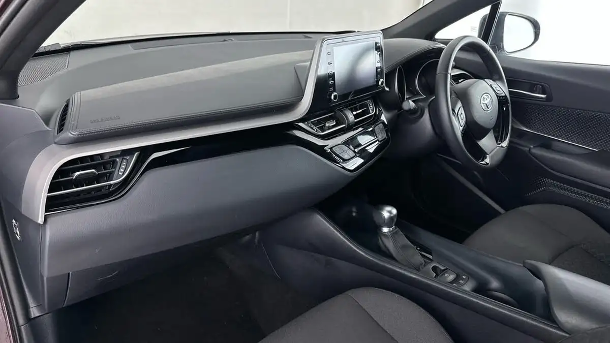2022-toyota-c-hr-18-vvt-i-icon-big-13