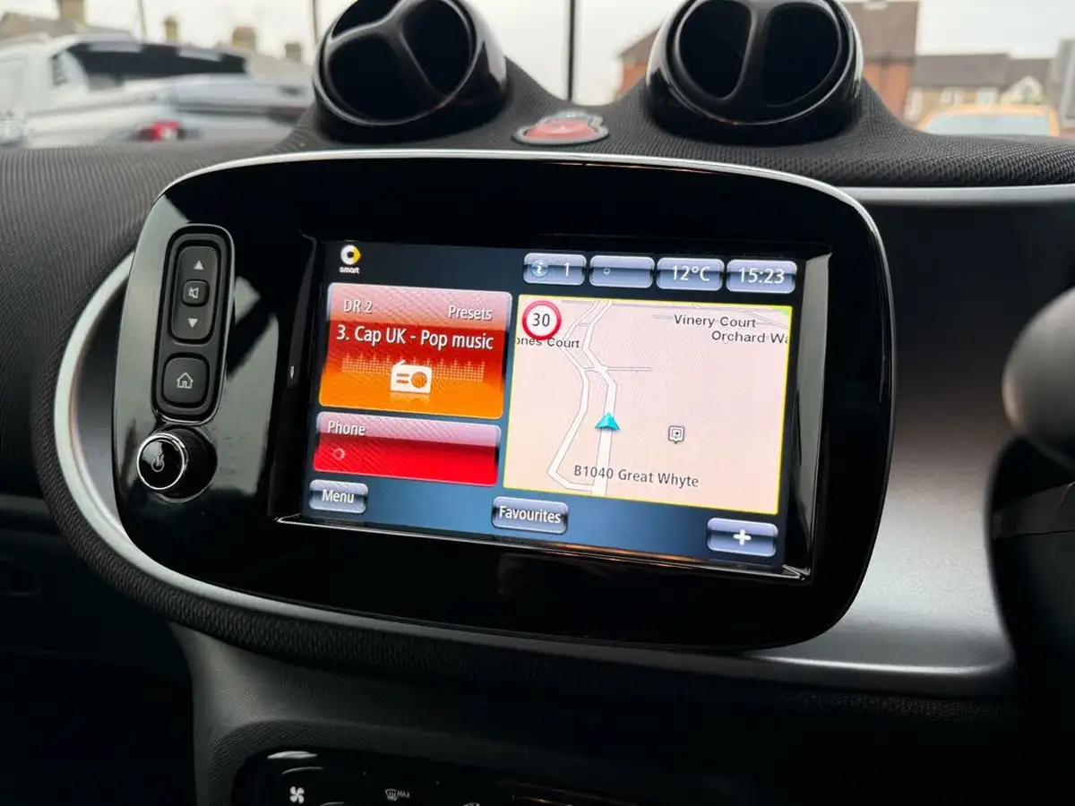 2019-smart-fortwo-big-11