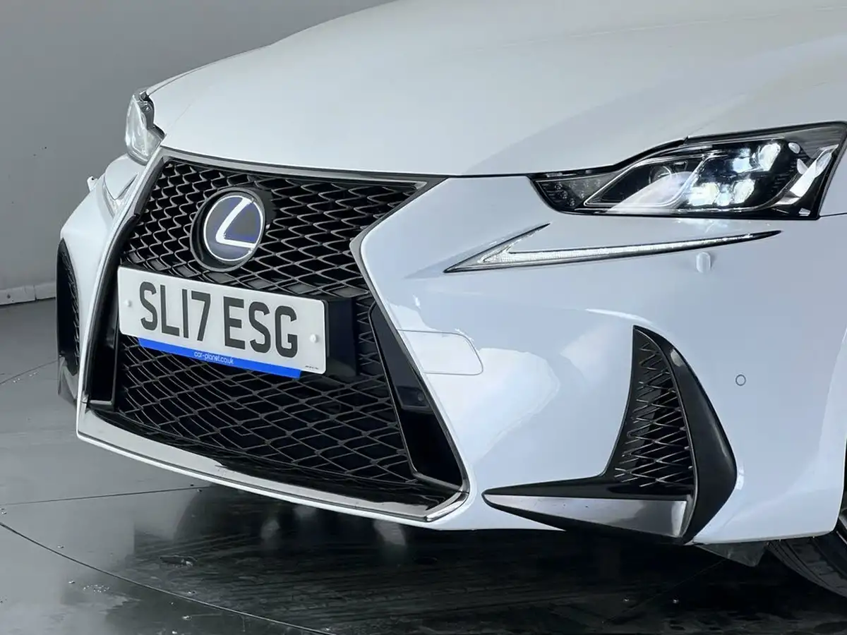 2017-lexus-is-300h-25-f-sport-big-48