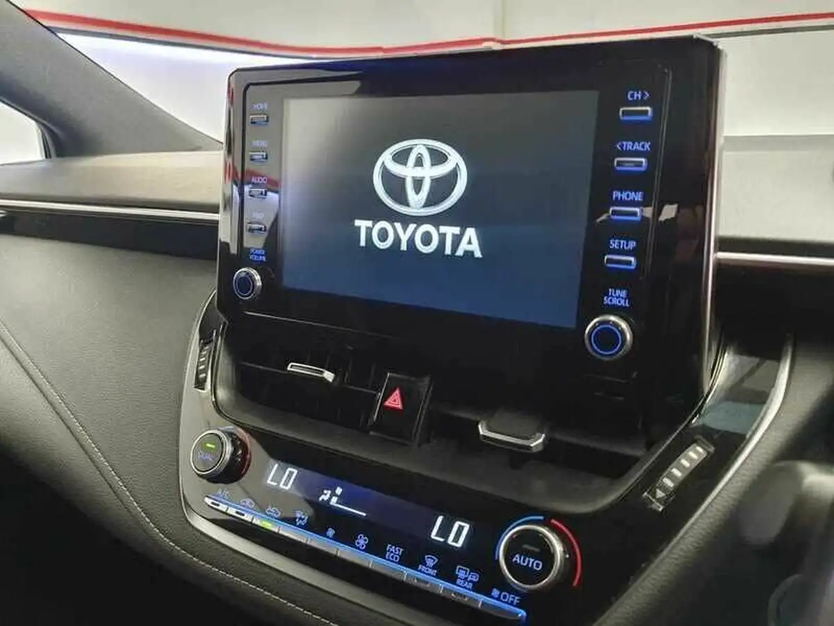 2021-toyota-corolla-18-vvt-i-icon-tech-trk-hatchback-5d-big-14