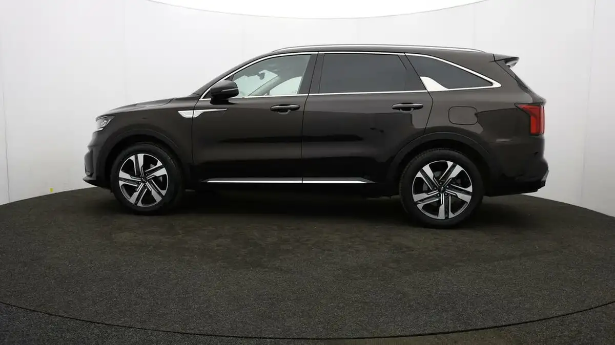 2022-kia-sorento-16-t-gdi-3-226bhp-hev-big-71