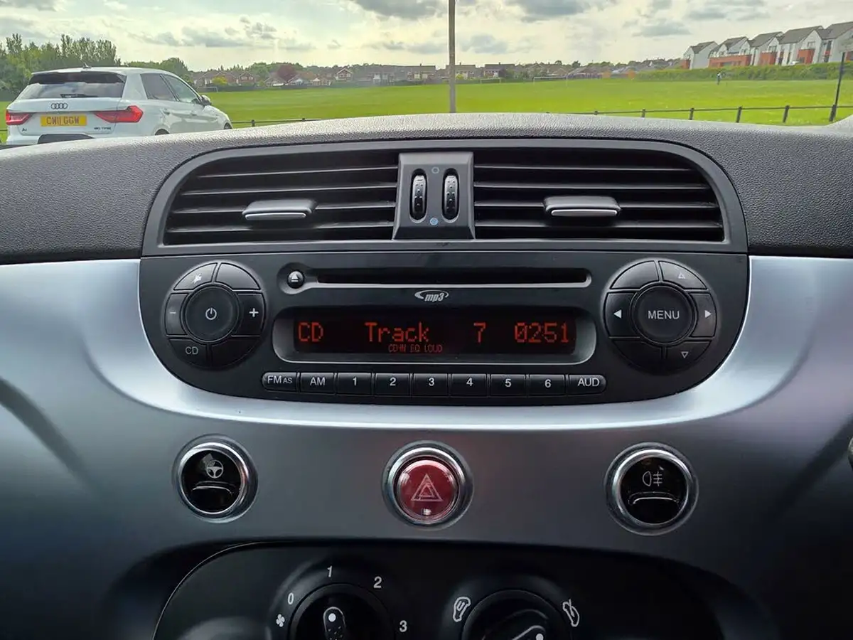 2014-fiat-500-12-s-big-23