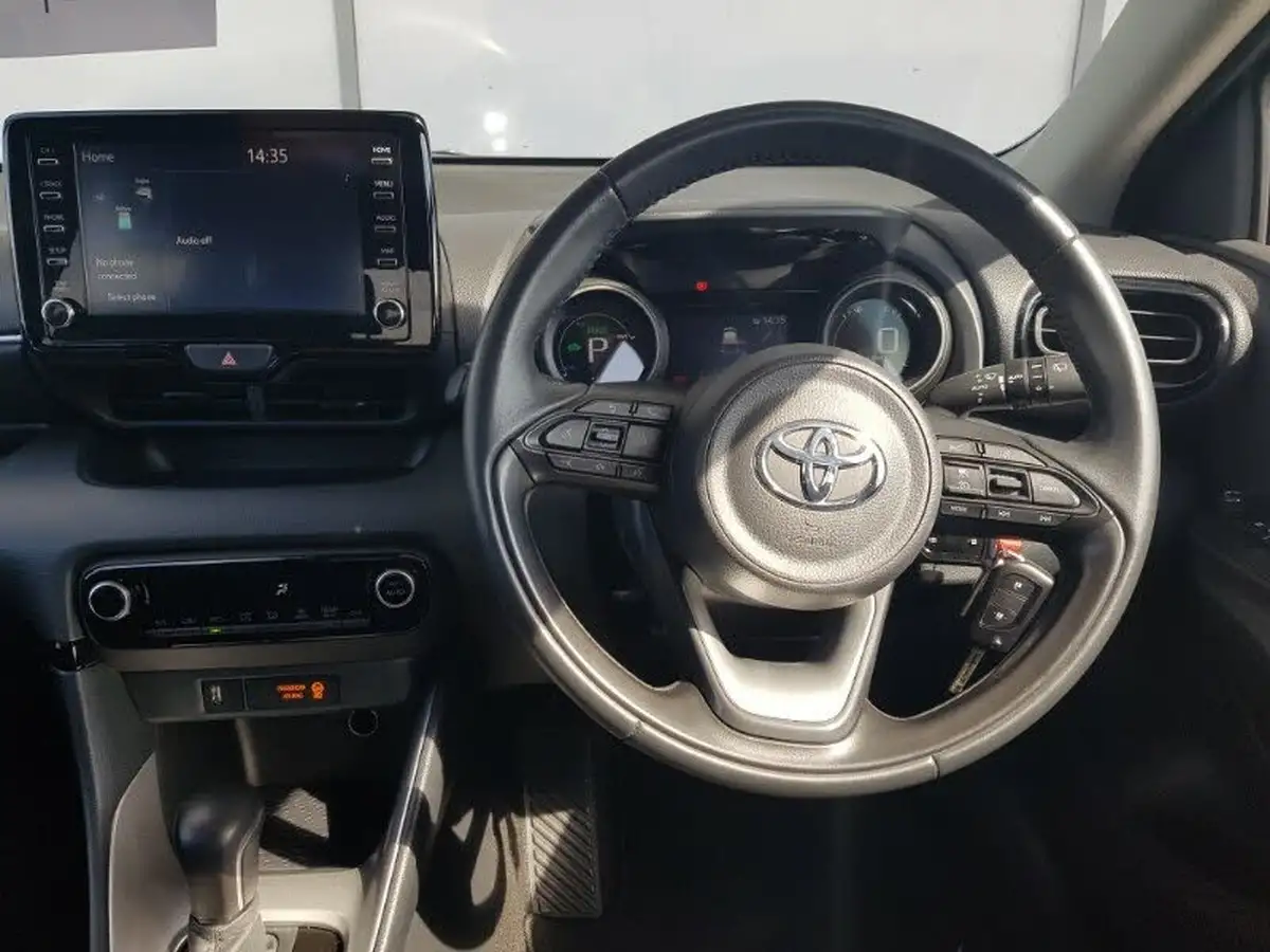2022-toyota-yaris-15-vvt-i-design-big-6