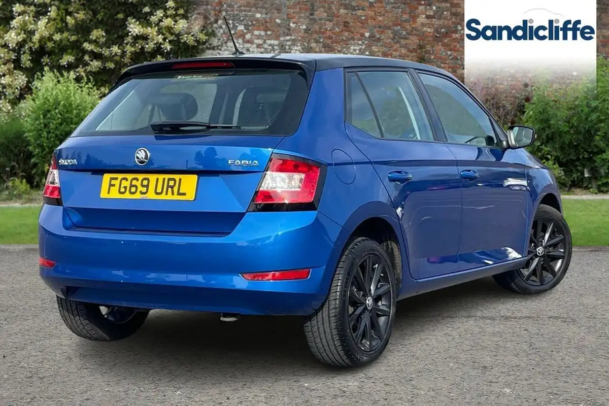 2019-skoda-fabia-10-tsi-colour-edition-big-3