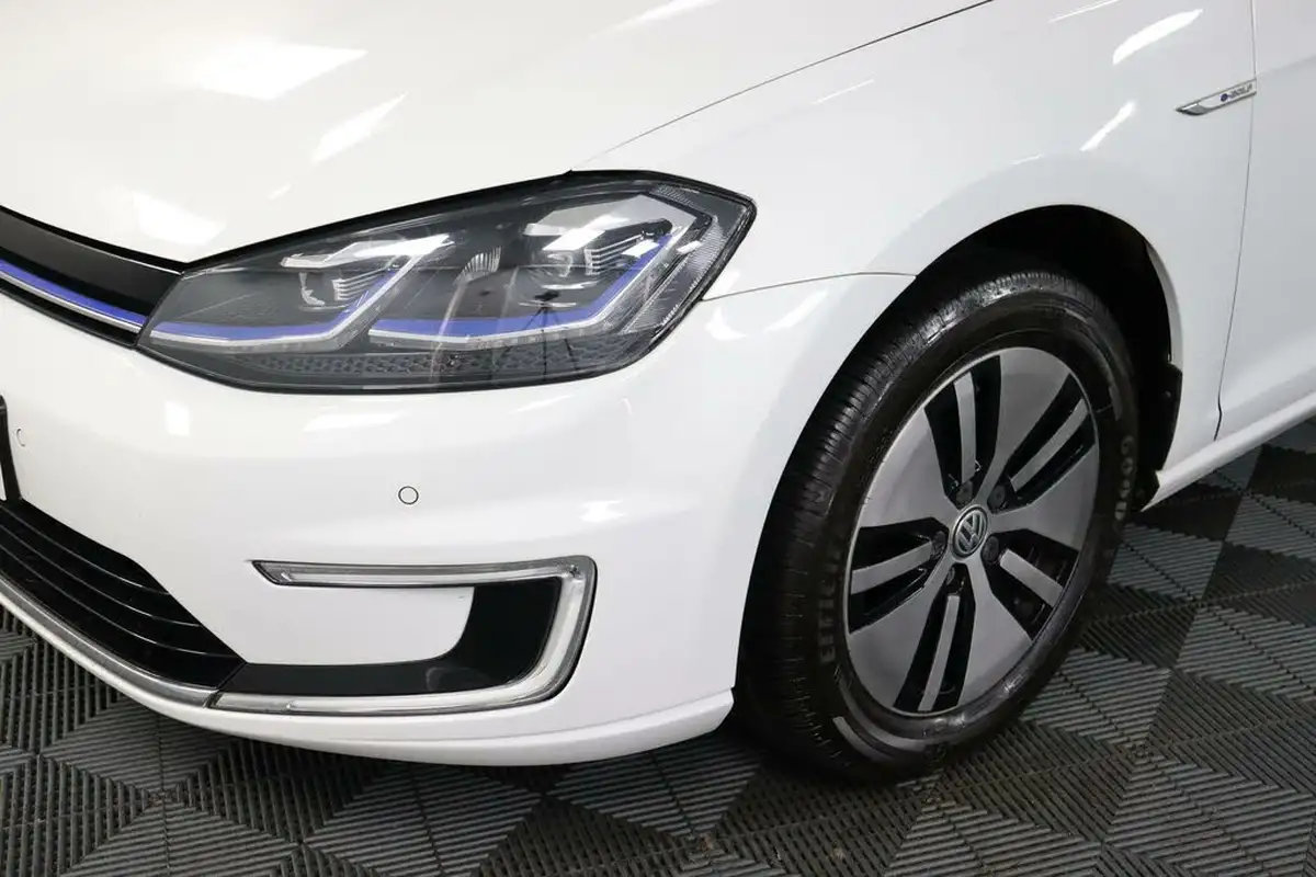 2018-volkswagen-golf-e-e-golf-big-26
