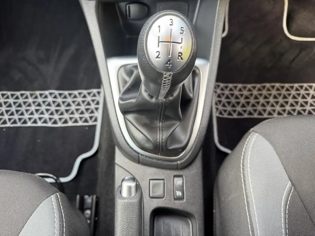 2016-renault-clio-09-tce-dynamique-s-nav-big-14