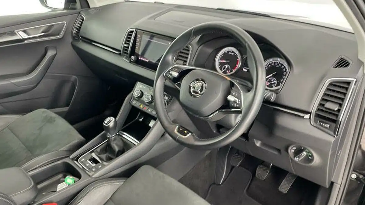 2021-skoda-karoq-15-tsi-se-l-big-5