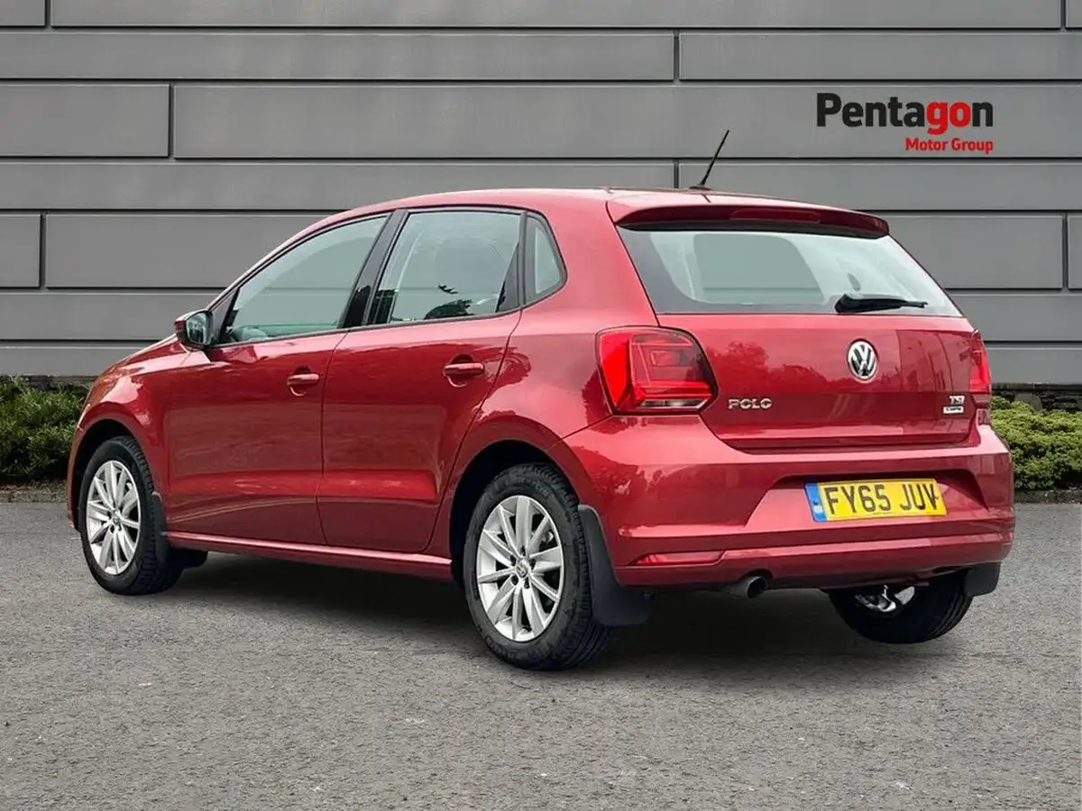2015-volkswagen-polo-12-tsi-se-5d-big-1
