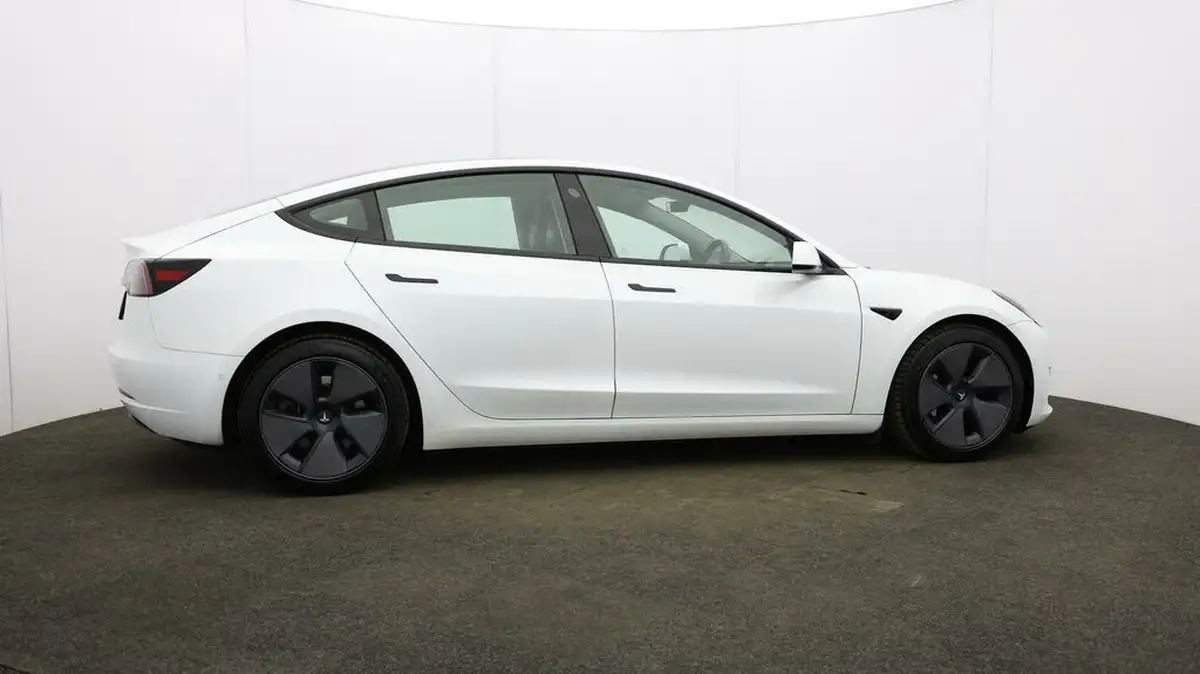 2021-tesla-model-3-e-long-range-4x4-big-46