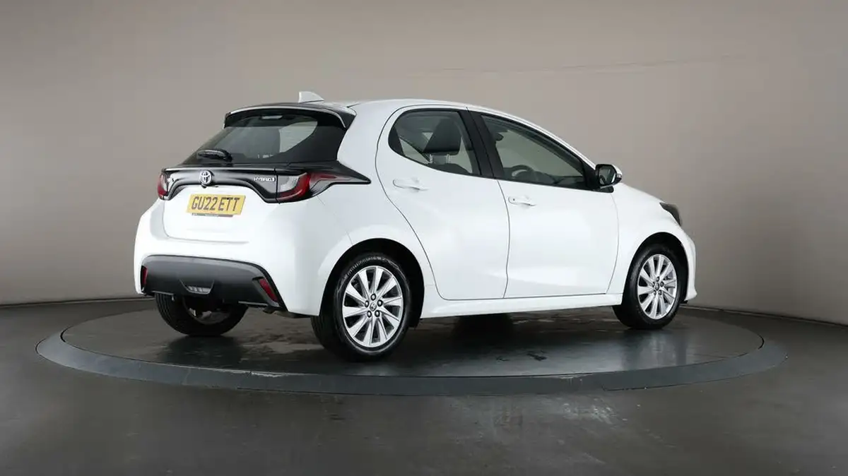 2022-toyota-yaris-15-vvt-i-icon-big-6