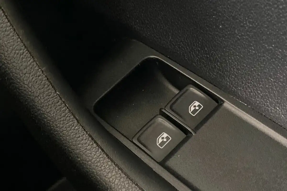 2019-skoda-fabia-10-mpi-se-75ps-ss-hatchback-big-32