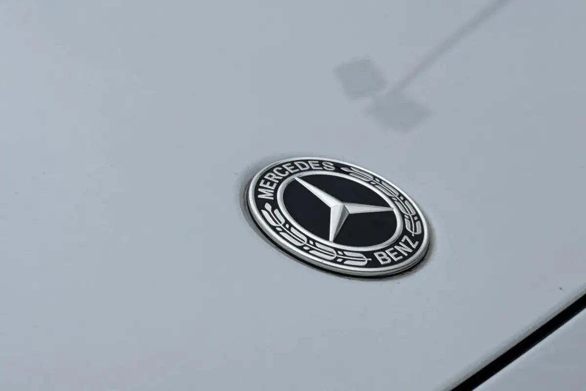 2021-mercedes-benz-gla-class-13-gla-200-amg-line-big-39