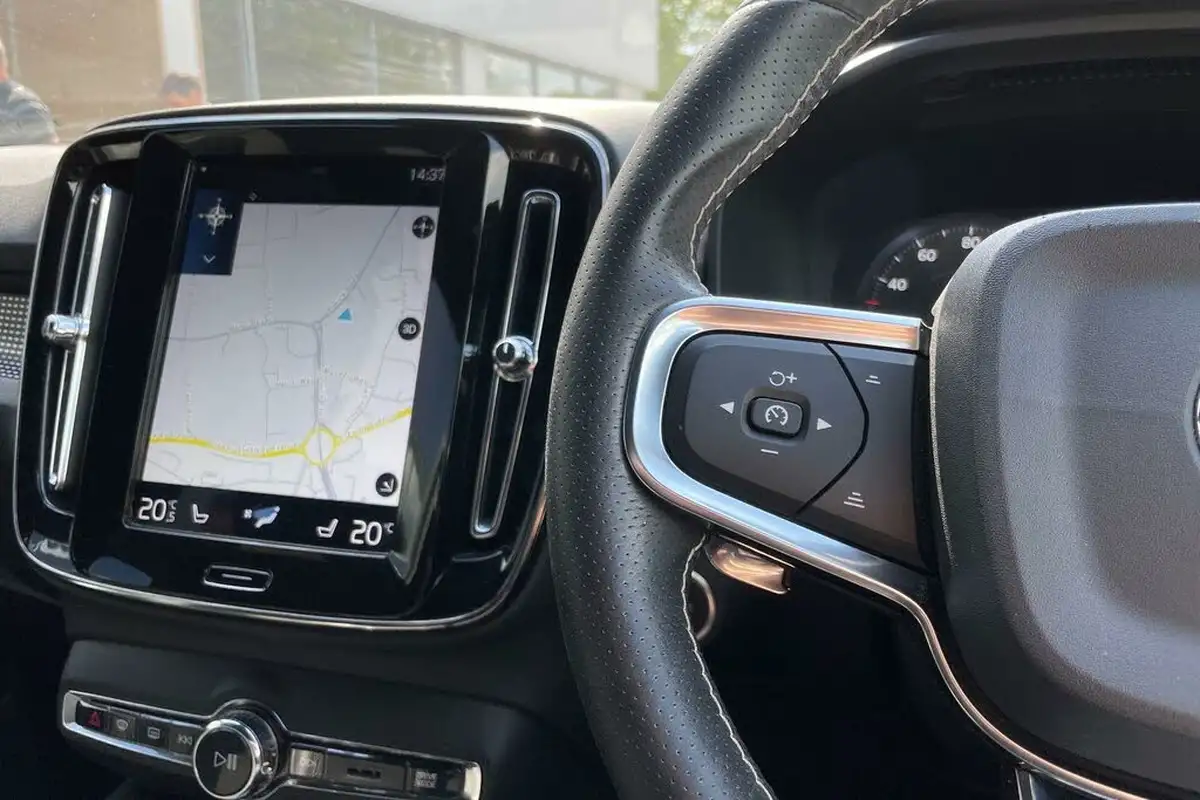 2019-volvo-xc40-20td-d3-r-design-awd-geartronic-big-34