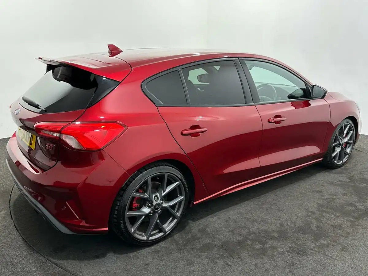 2020-ford-focus-20-st-hatchback-big-53