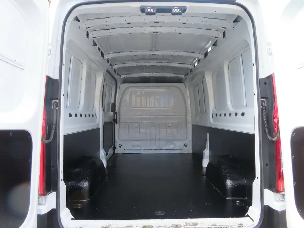 2023-maxus-deliver-9-big-40