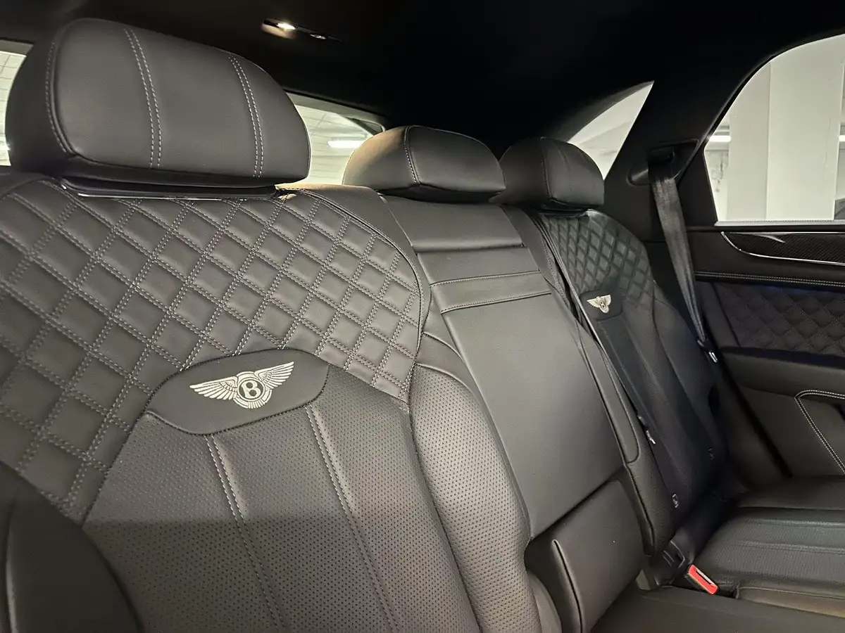 2022-bentley-bentayga-40-v8-big-26