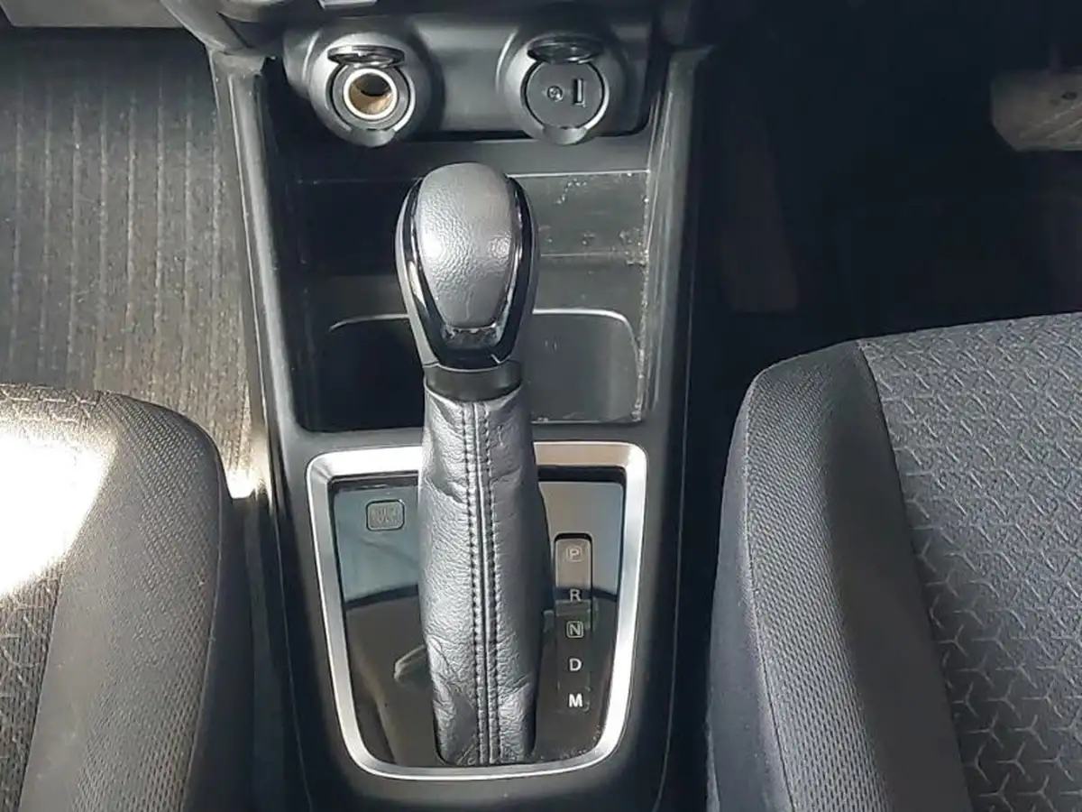 2022-suzuki-swift-12-dualjet-sz5-cvt-big-9