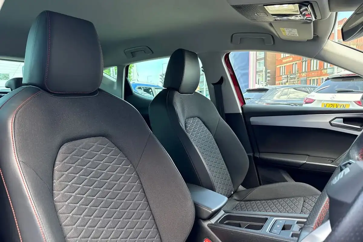 2021-seat-leon-14-e-hybrid-fr-hatchback-big-23