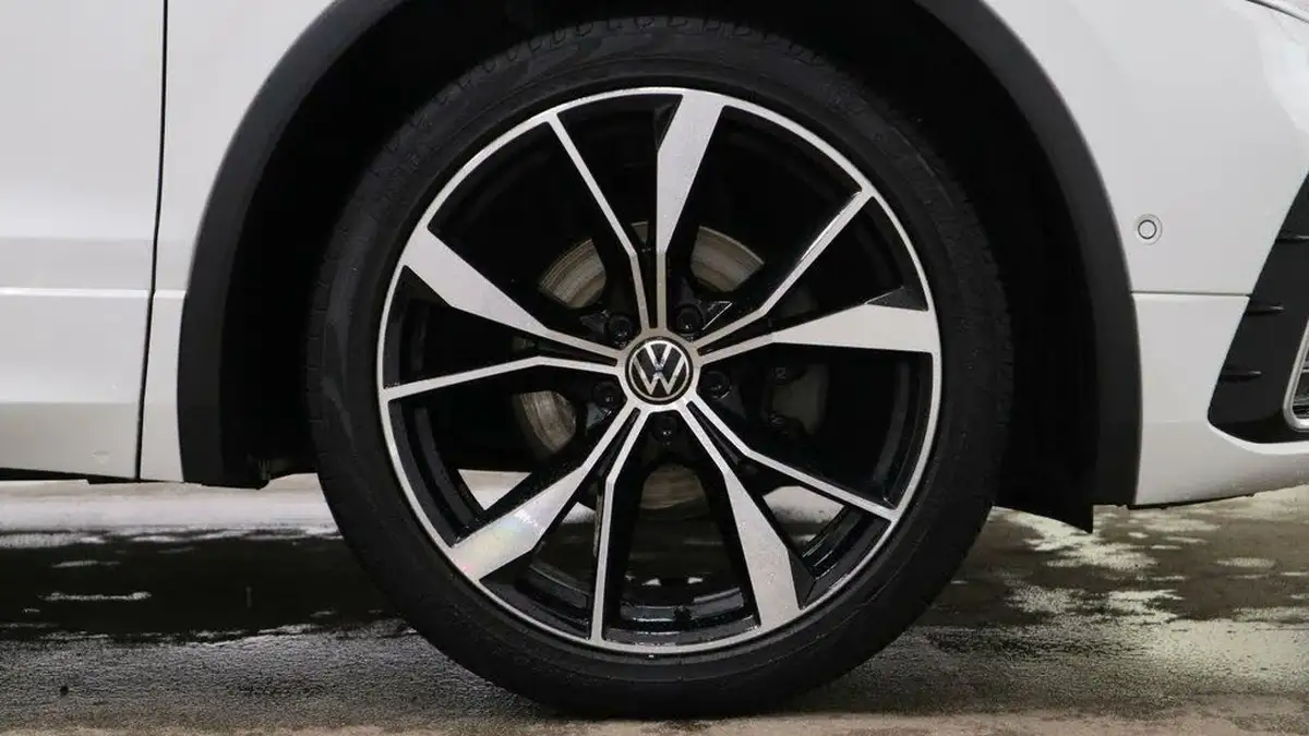 2023-volkswagen-tiguan-15-tsi-r-line-edition-big-34