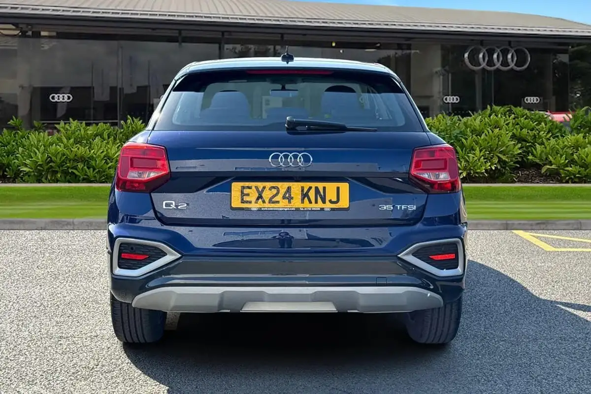 2024-audi-q2-15-35-tfsi-sport-s-tronic-big-3