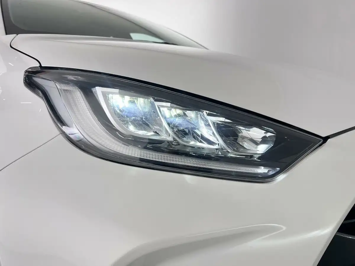 2022-toyota-yaris-15-vvt-i-excel-big-5