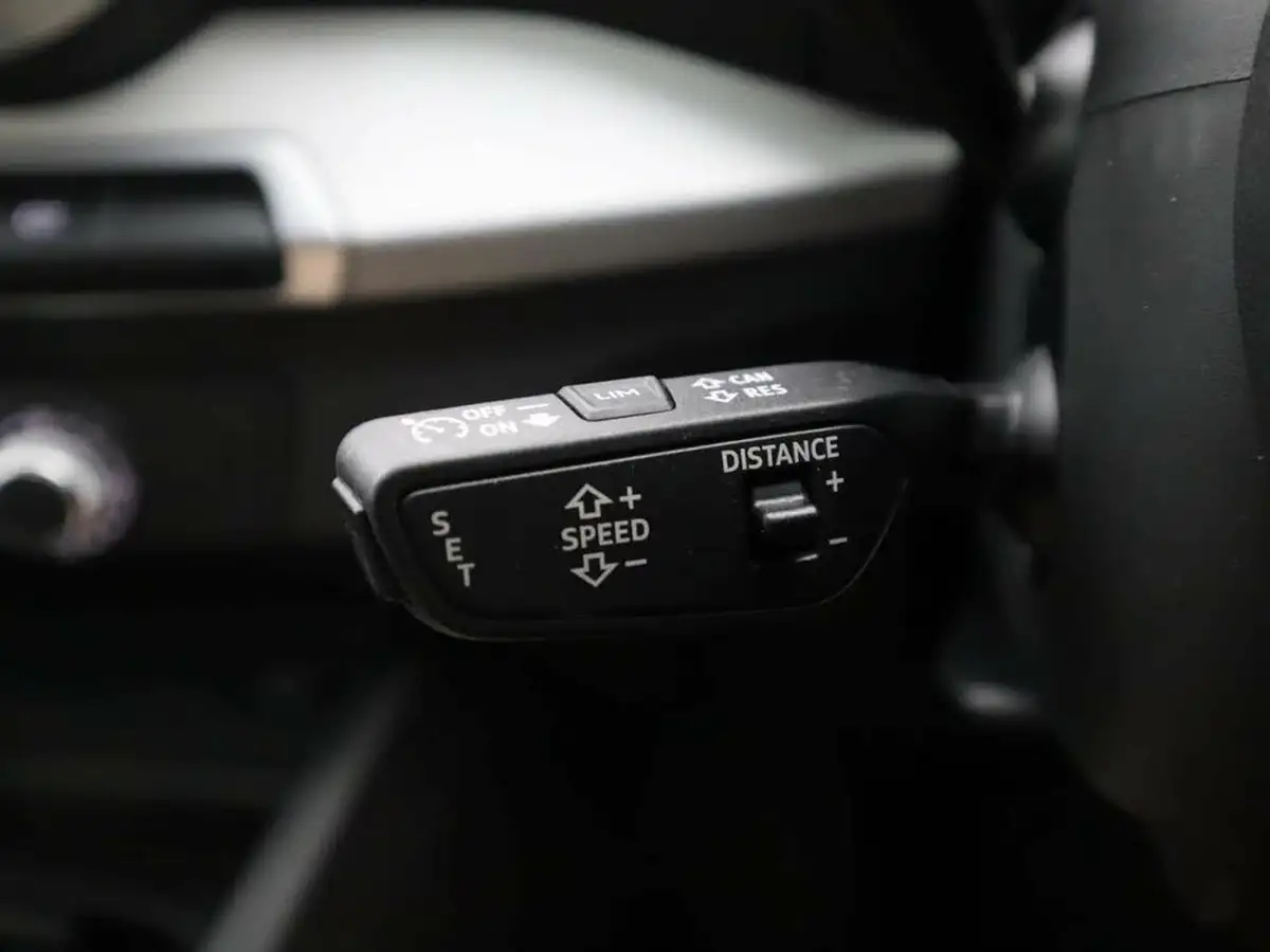 2021-audi-q2-20-30-tdi-technik-s-tronic-big-23