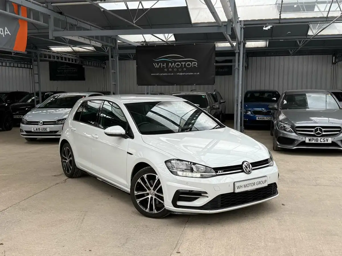 2017-volkswagen-golf-15-tsi-r-line-5d-big-38
