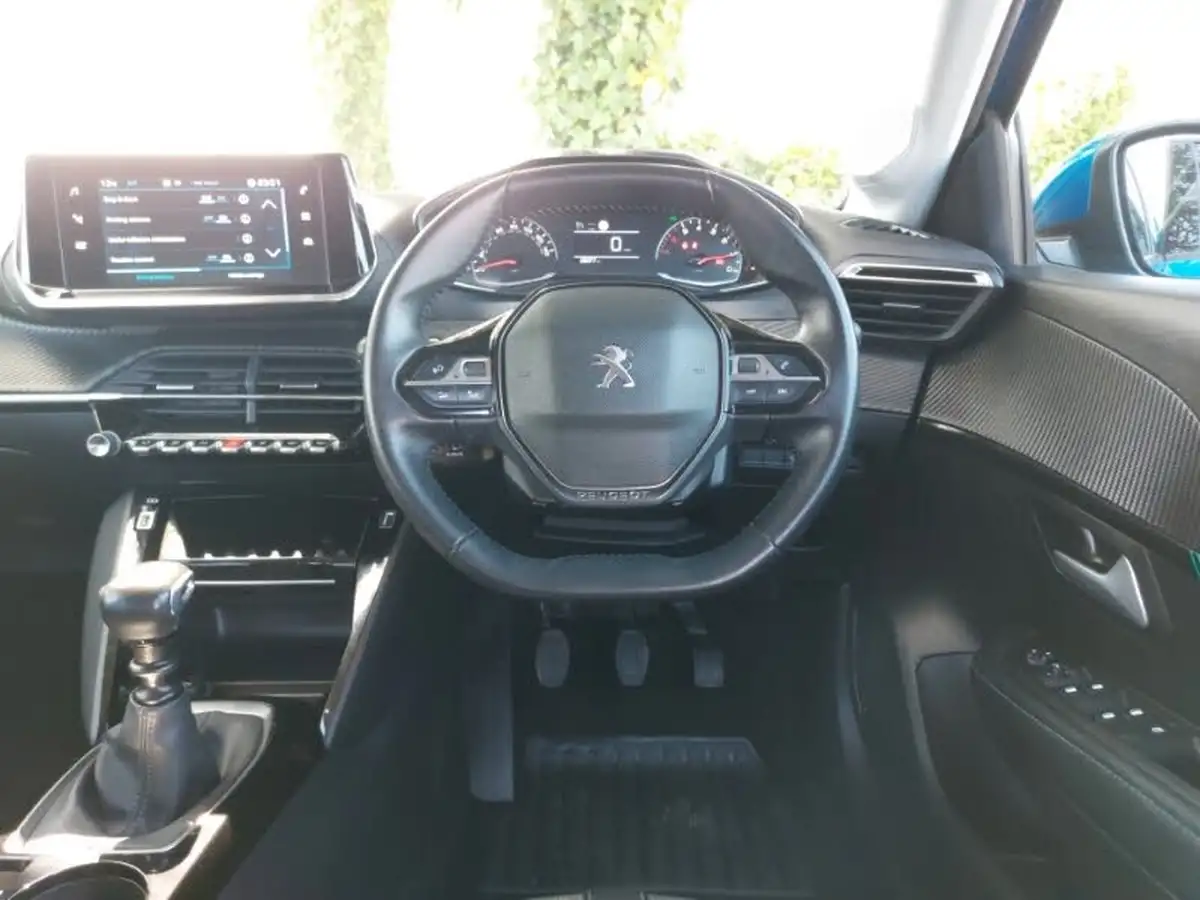 2021-peugeot-208-12-puretech-allure-100bhp-big-6