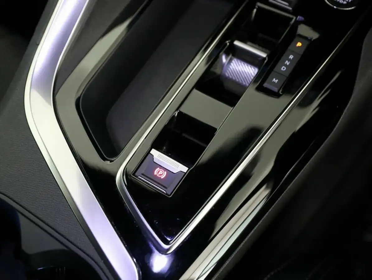 2023-peugeot-5008-suv-15-bluehdi-gt-130ps-eat8-big-38