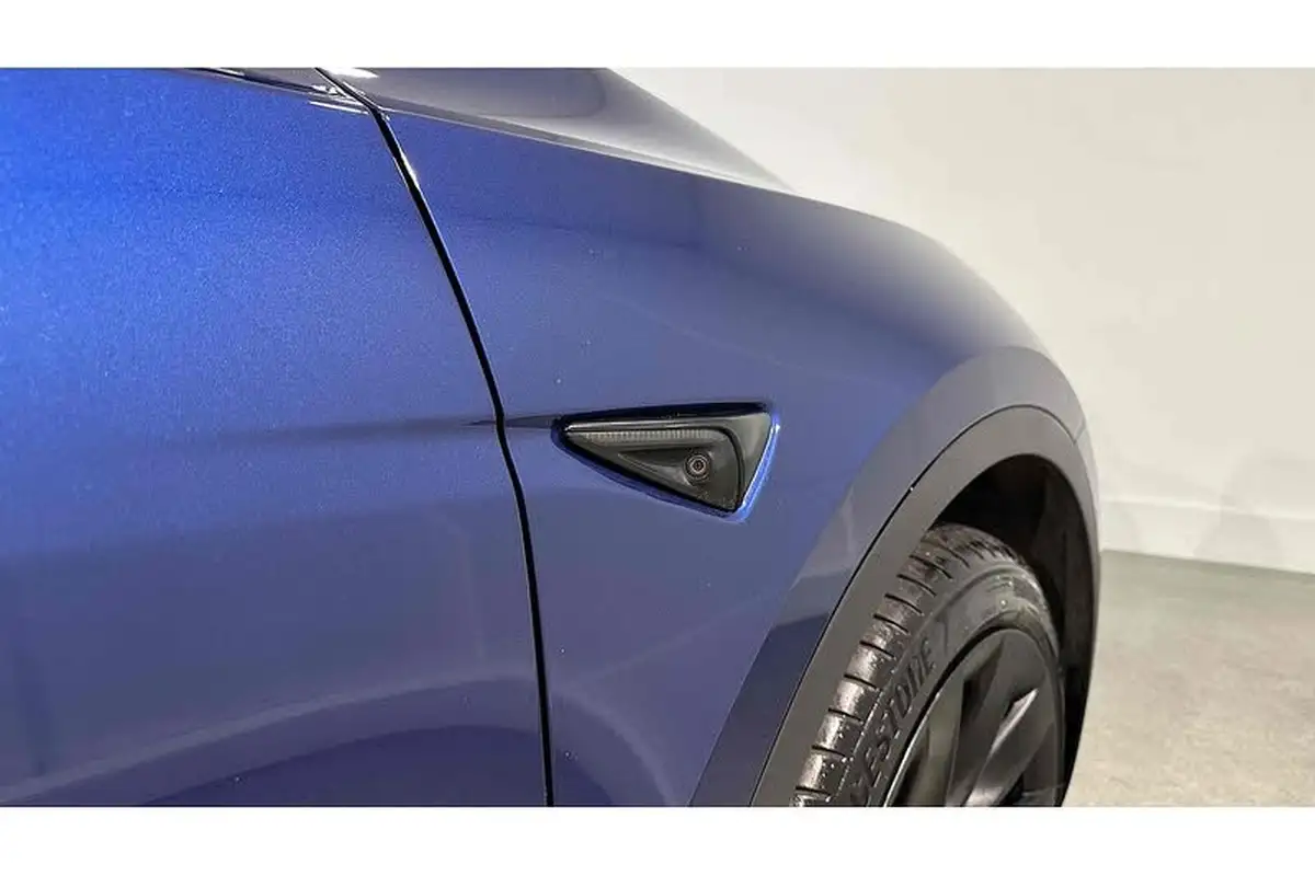 2022-tesla-model-y-e-long-range-big-14
