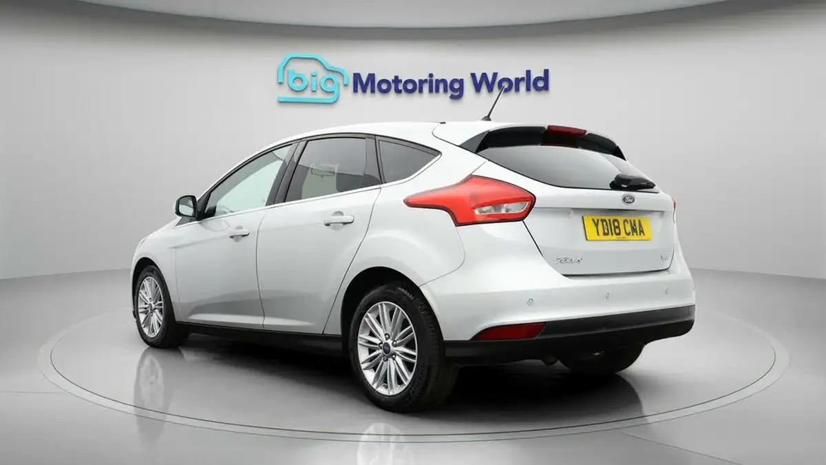 2018-ford-focus-10t-zetec-edition-125ps-hatchback-auto-big-4