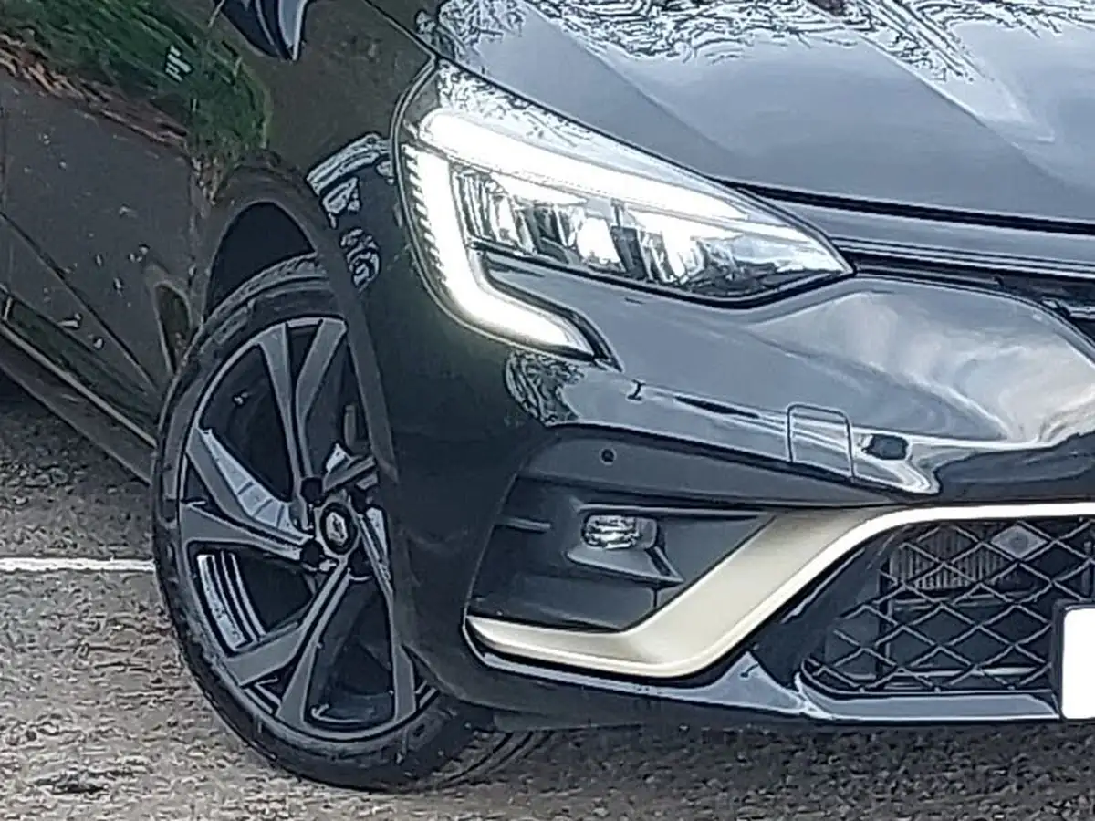 2023-renault-clio-16-engineered-big-8