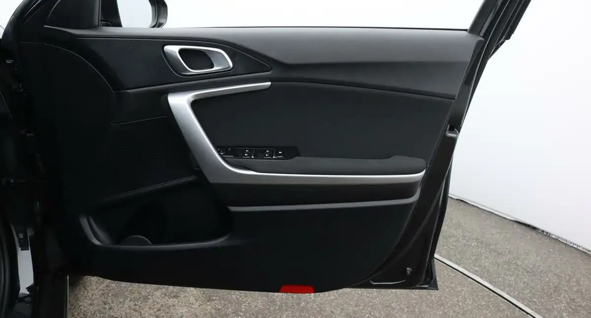 2022-kia-xceed-10-t-gdi-2-big-15