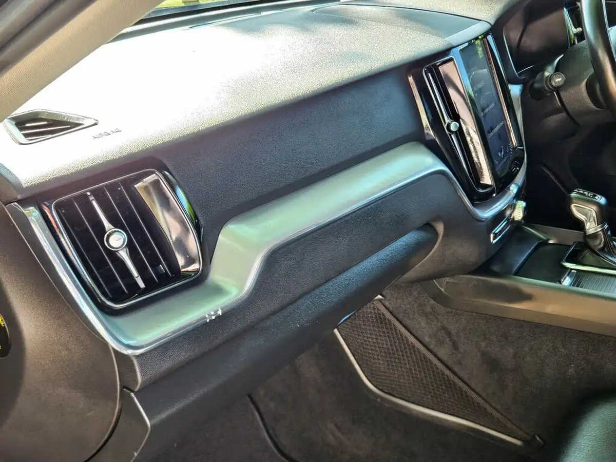 2018-volvo-xc60-20td-d4-momentum-pro-awd-geartronic-big-13