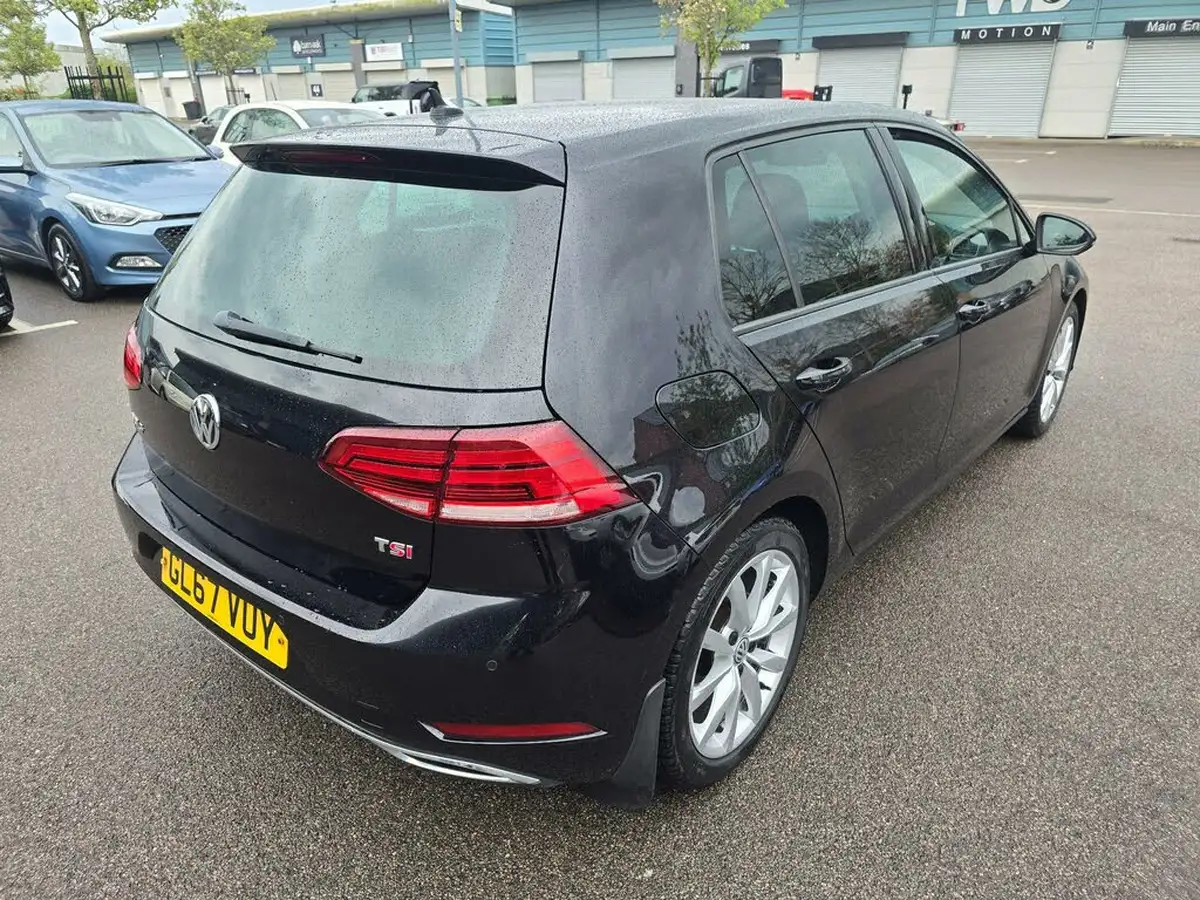 2017-volkswagen-golf-15-tsi-gt-130ps-hatchback-5d-dsg-big-6