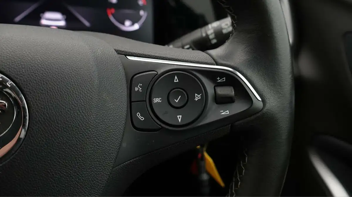 2023-vauxhall-grandland-12-gs-130ps-big-23