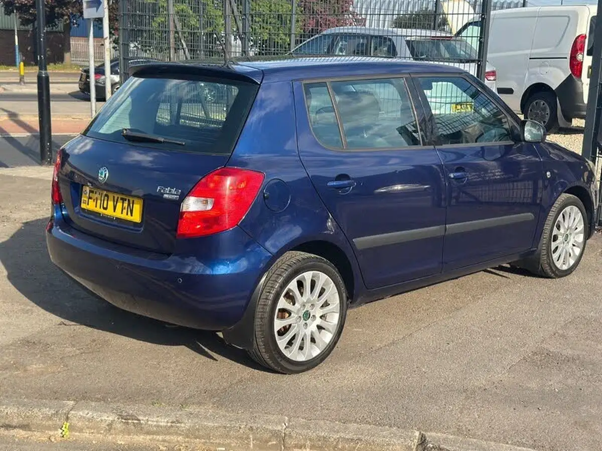 2010-skoda-fabia-12-elegance-85bhp-hatchback-1198cc-big-27