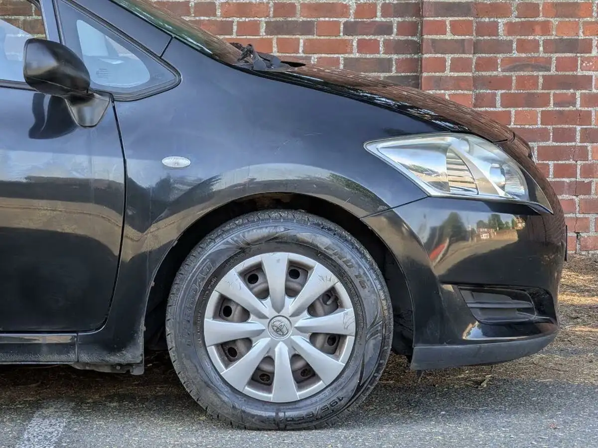 2008-toyota-auris-14-t2-5d-big-3