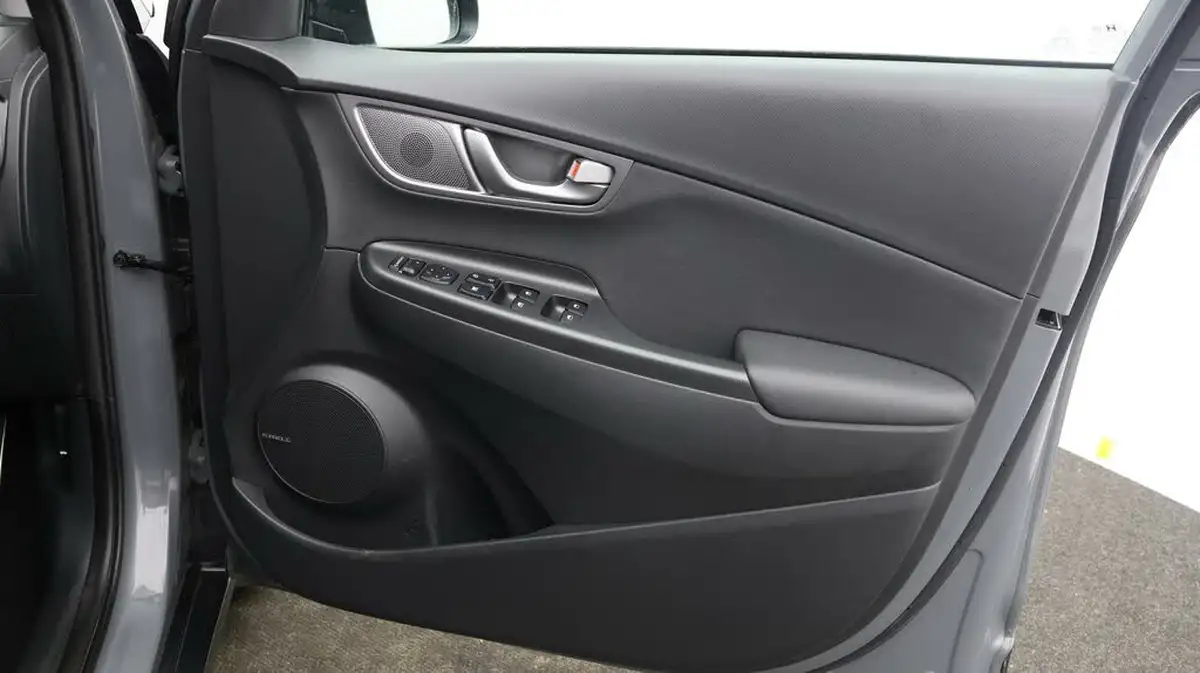 2020-hyundai-kona-e-premium-se-64kwh-105kw-obc-big-14