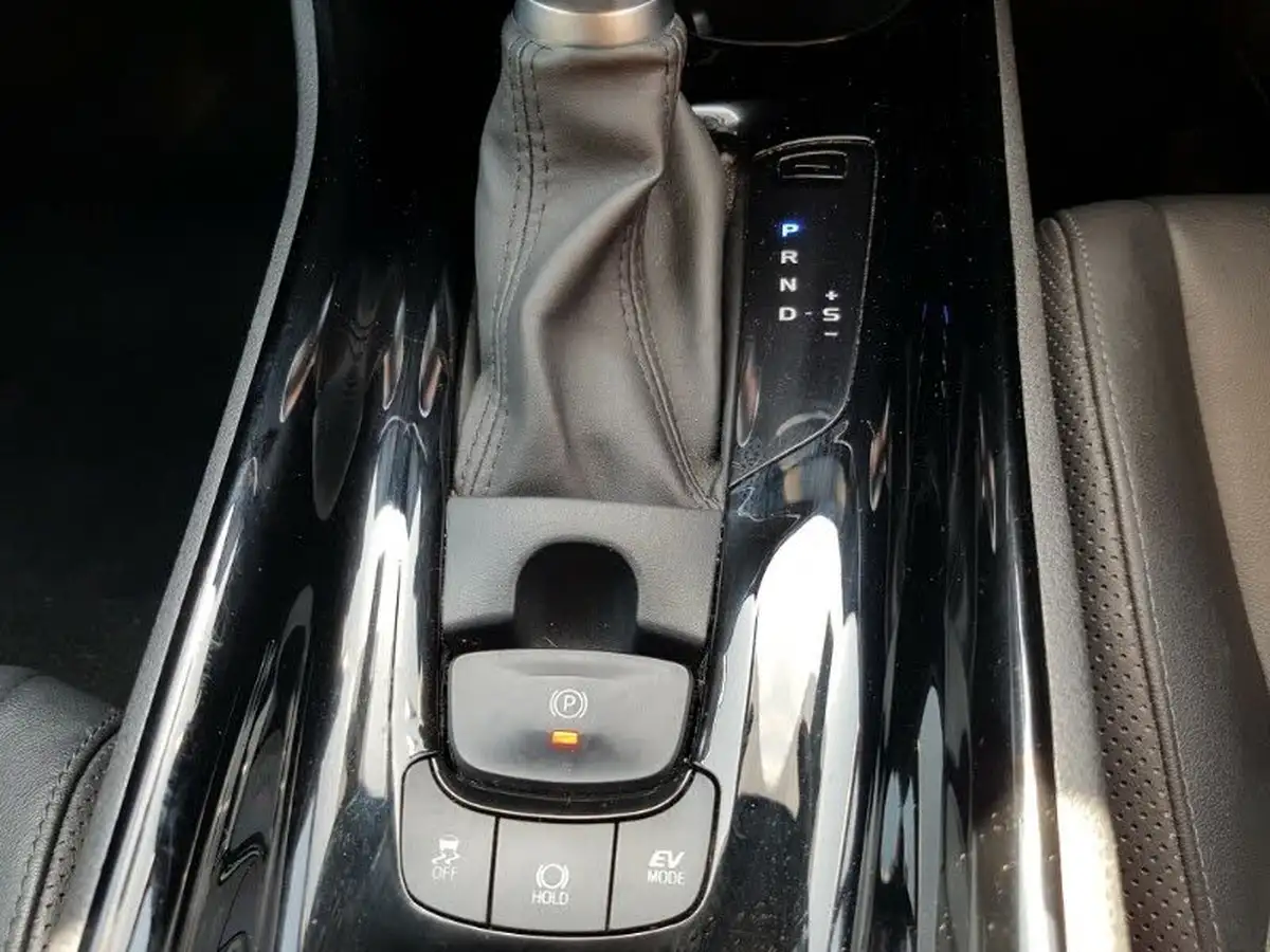 2020-toyota-c-hr-20-vvt-i-orange-edition-big-16