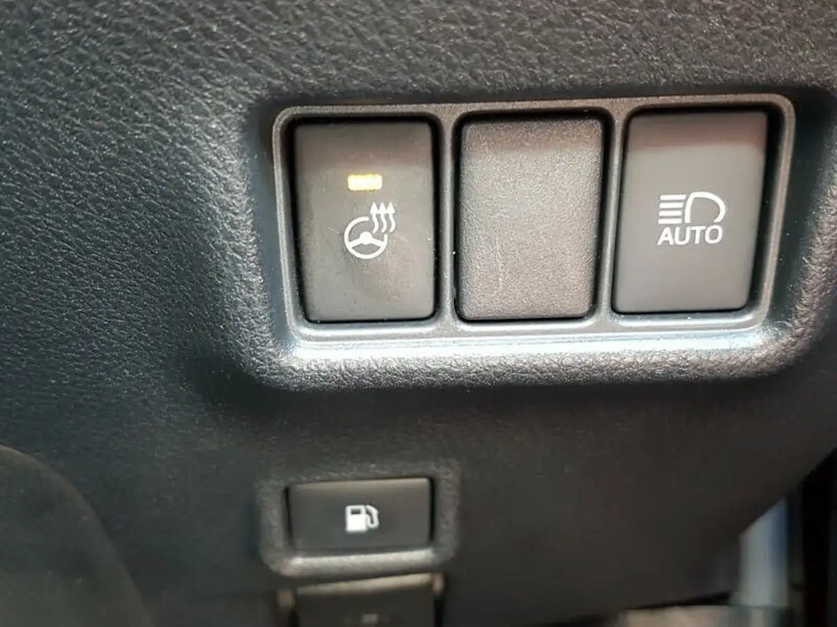 2020-toyota-c-hr-20-vvt-i-orange-edition-big-12