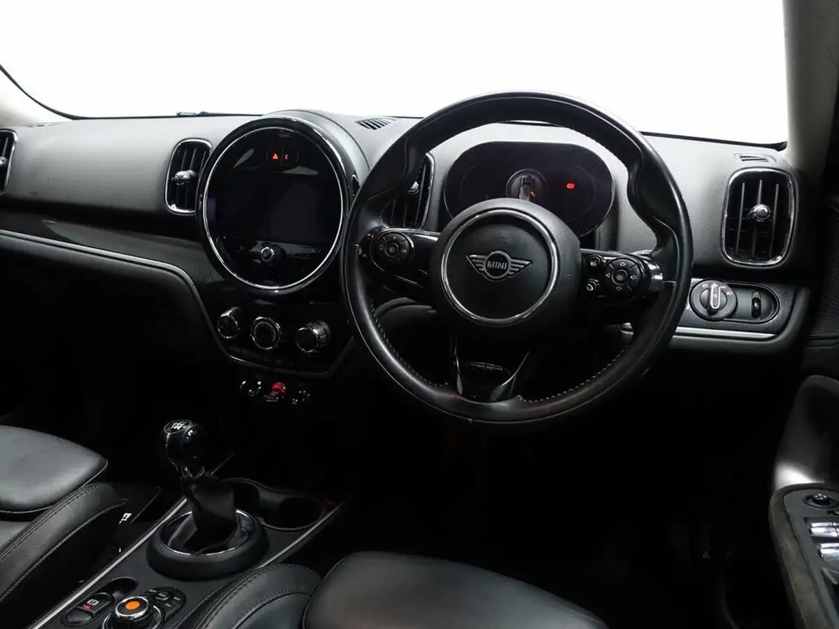 2020-mini-countryman-15-cooper-exclusive-big-17