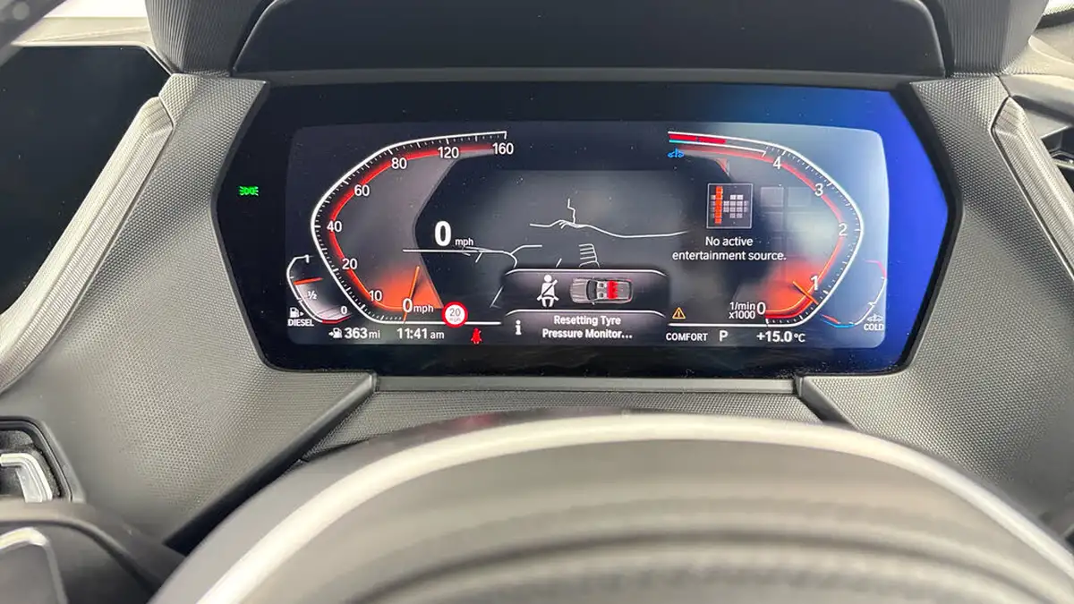 2022-bmw-1-series-20td-120d-m-sport-lcp-big-12