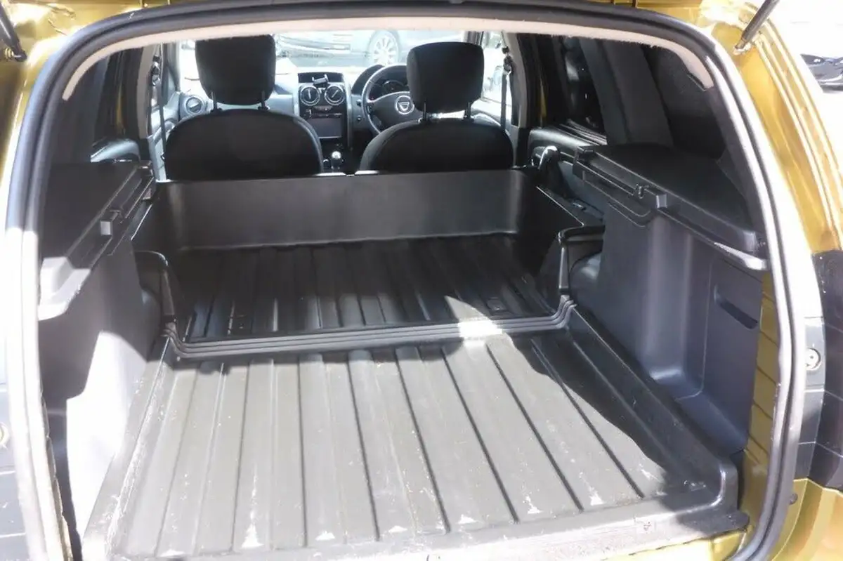 2016-dacia-duster-15dci-laureate-110hp-eu6-4x4-window-van-big-26